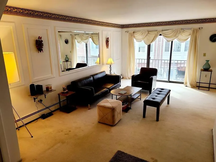 Spacious 3 Level Condo/Townhouse, Free Parking. New York Verenigde Staten