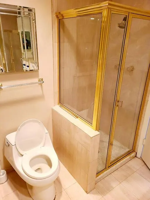 ניו יורק Spacious 3 Level Condo/Townhouse, Free Parking. ניו יורק