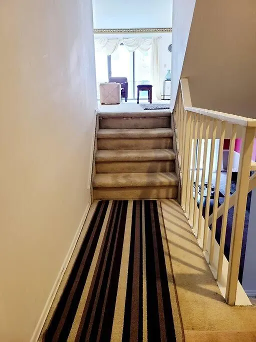 דירה ניו יורק Spacious 3 Level Condo/Townhouse, Free Parking.