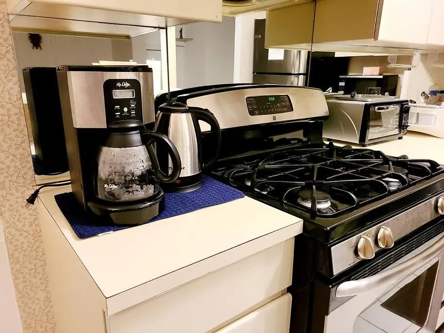 דירה ניו יורק Spacious 3 Level Condo/Townhouse, Free Parking. ארצות הברית