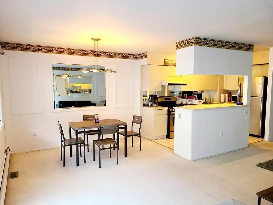 ניו יורק Spacious 3 Level Condo/Townhouse, Free Parking. ניו יורק